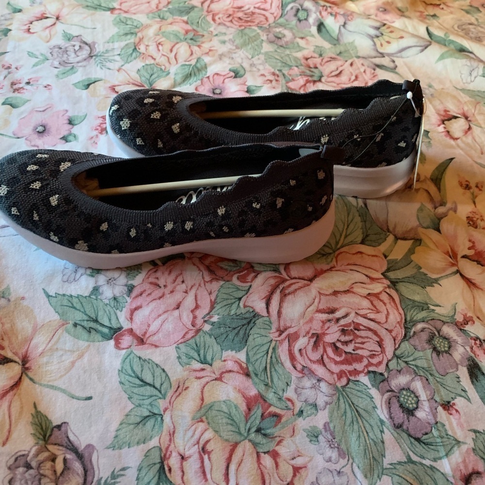Women's Black and White Slip-On Shoes - Picture 6 of 14